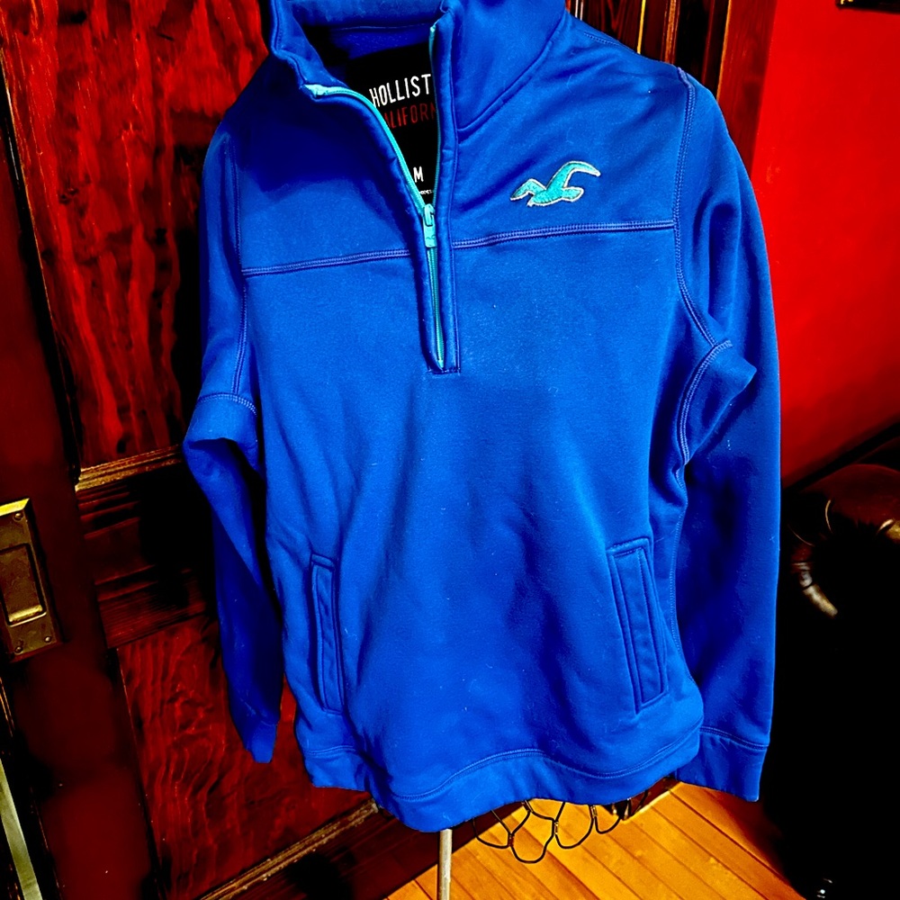 Hollister pullover